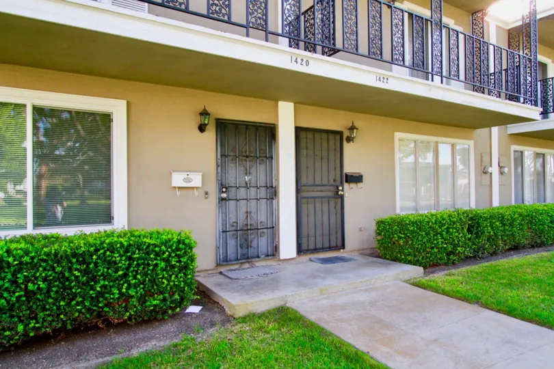 The French Quarters community is a combination of single family homes and townhomes. This community was built in 1964