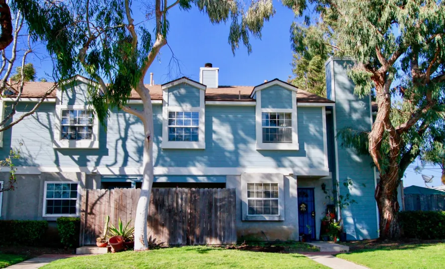 Genoa Cove Costa Mesa California attractive blue color wall with triangle window