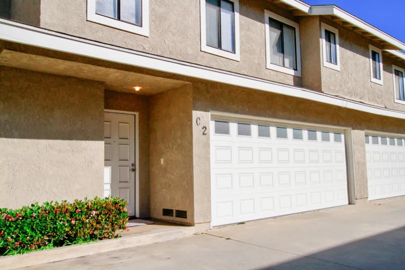 Beautiful villas with ample of car parking in Hamilton Villas of Costa Mesa