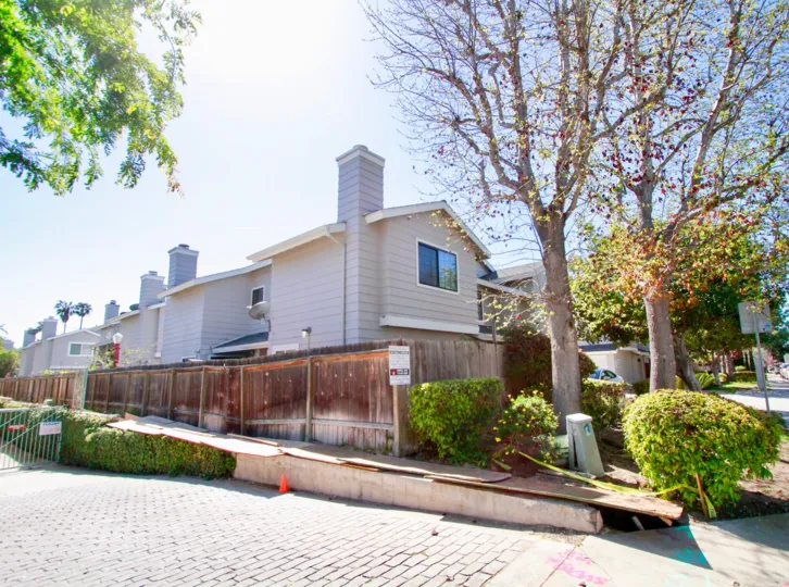 Harbor Pointe South in Costa Mesa, a Dream places in California, wonderful place to stay in Costa Mesa