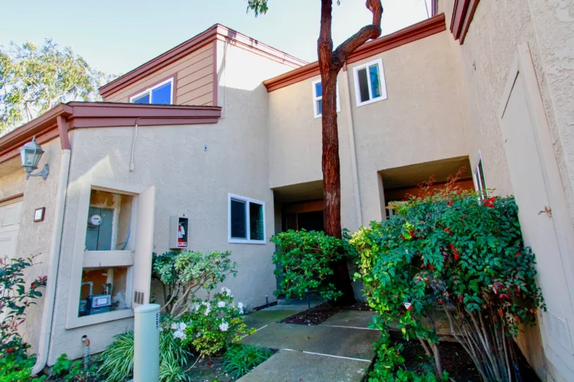 Pacific Crest Villas Costa Mesa California building front side very large wall found