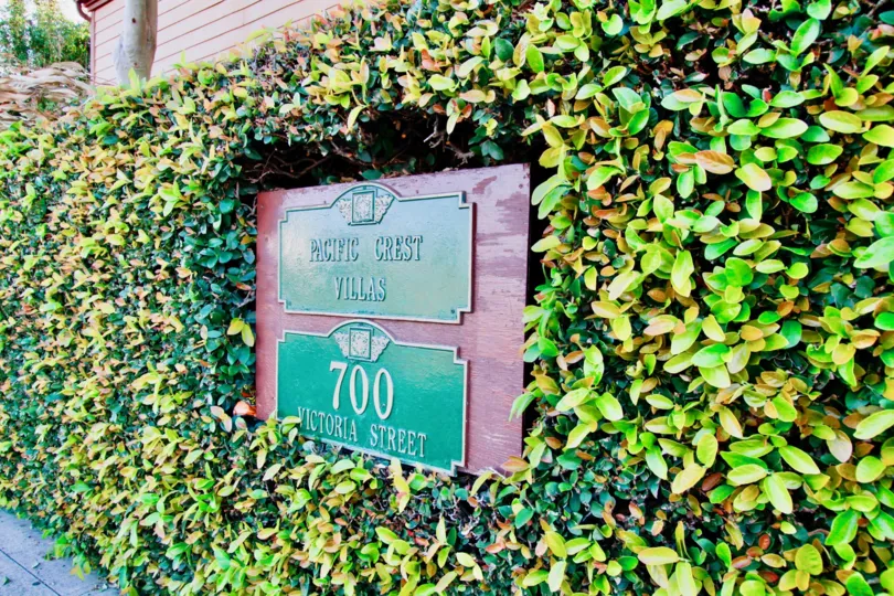 Pacific Crest Villas Costa Mesa California children park like enterance with nice name board