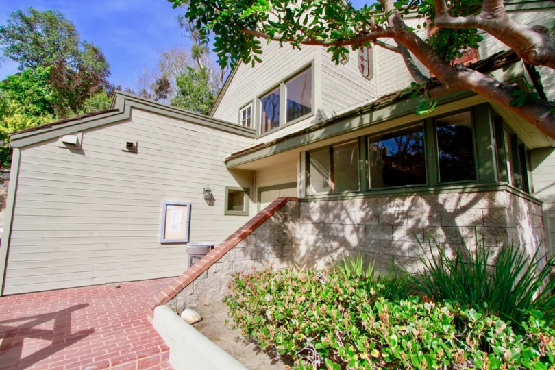 Based in San Francisco, California, Nextdoor was founded in 2010 and is funded by Benchmark Capital, Greylock Partners, Kleiner Perkins Caufield & Byers, Tiger Global Management, and Shasta Ventures as well as other investors and Silicon Valley angels.