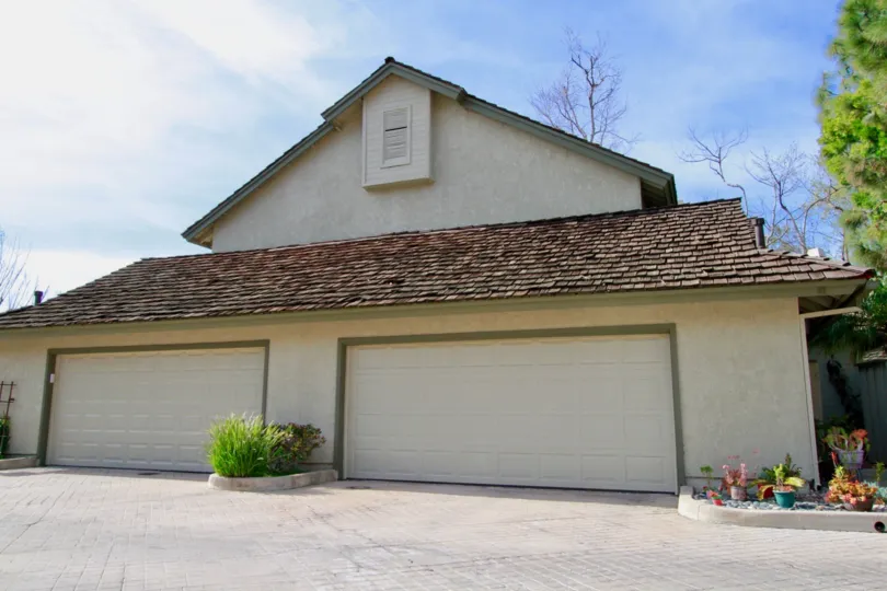 the traditional home of seabluff canyon is look so prety which is in costa mesa of california