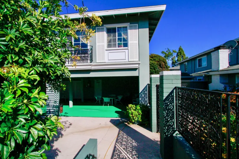 A beautiful home in the The Vendome is very elegant and also with garden full of trees and flowers and also with fencing.