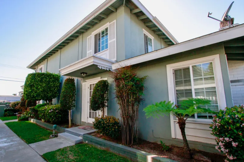 The Vendome great view, locations are amaze in Costa Mesa, many restaurants in Costa Mesa