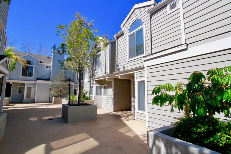 The row houses in the Victoria Garden Villas is very clean pleasant atmosphere with lots of trees.