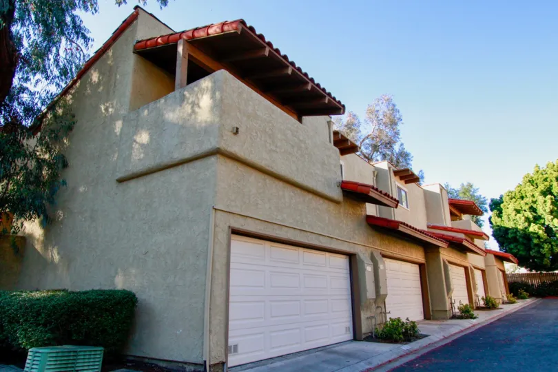 Westbluff Village Costa Mesa California building near to wake space very huge very needly