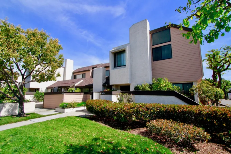 Bowers Condominiums cypress California long vertical outside wall design adds beauty to the house
