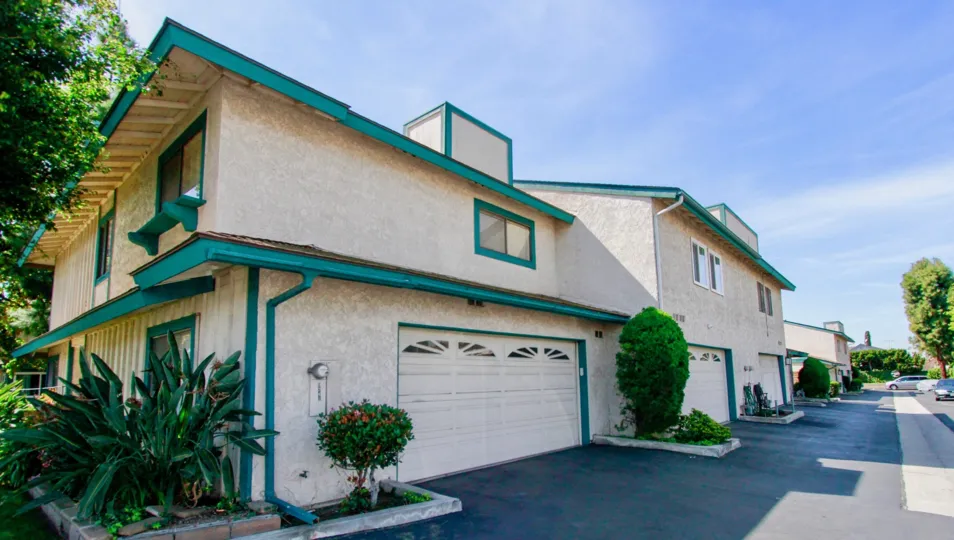 Cambria Townhomes Cypress California good looking building with neat green color border