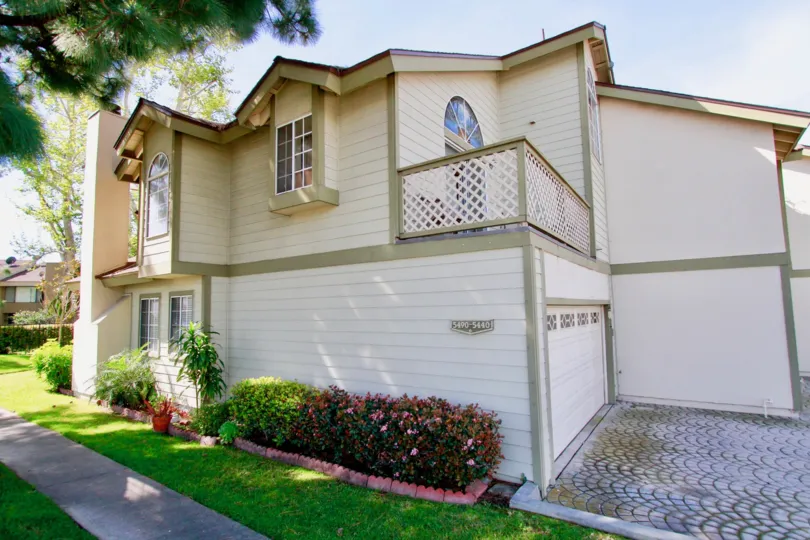 Dreamy community of Cambridge Commons, Cypress City, California