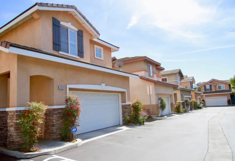 A sunny day at the spacious Cypress Cottages in beautiful California.