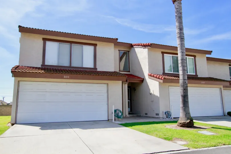 Simplistic view of an apartment building in Cypress Villas, Cypress City, California