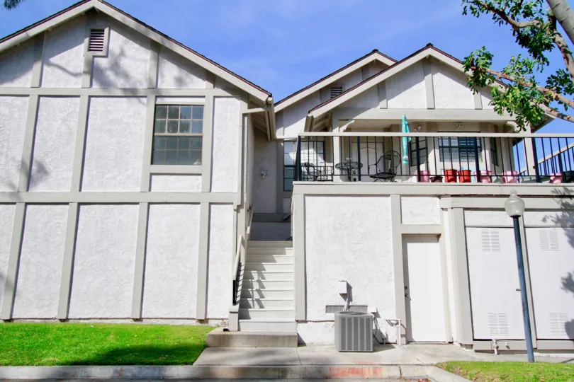 Majestic Apartments of Influential Townhomes, Cypress City, California