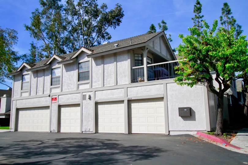 Impressively beautiful apartments of influential Townhomes, Cypress, California