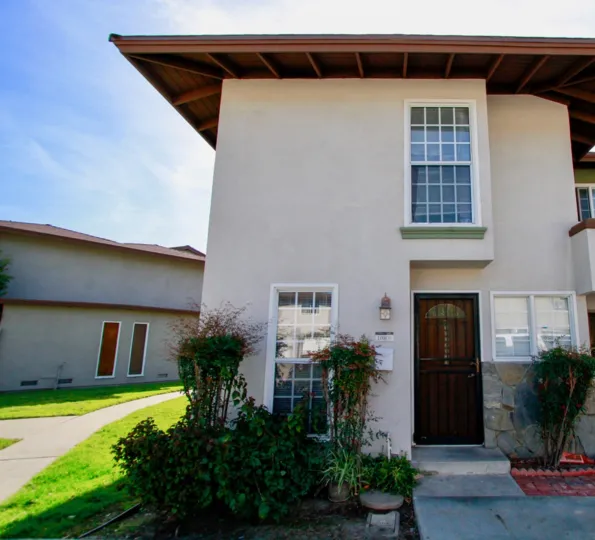 Midwood Manor's cutes homes and views in Cypress, California