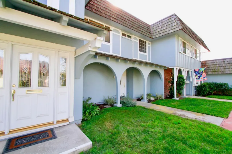 Sunny picture of a home in the Tanglewood West community in Cypress, California.
