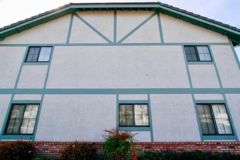 Tudor Commons's finest homes and apartments, Cypress, california