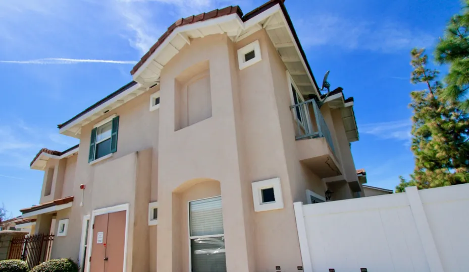 Villa Woods's majestic apartment, cypress, california