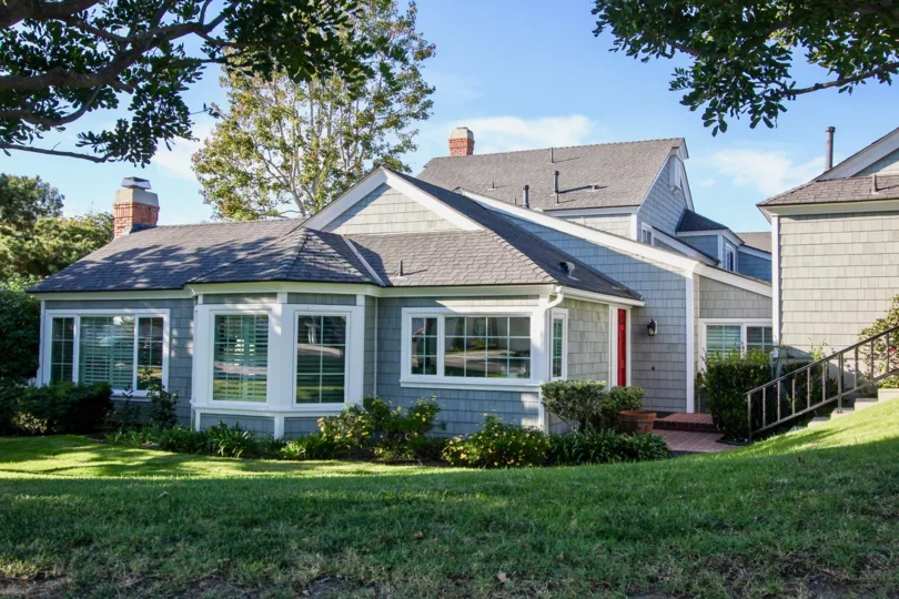A bright day in the Cape Cove with a well designed house.