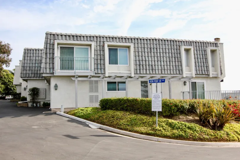amazing homes at Dana Bluffs in Dana Point, California