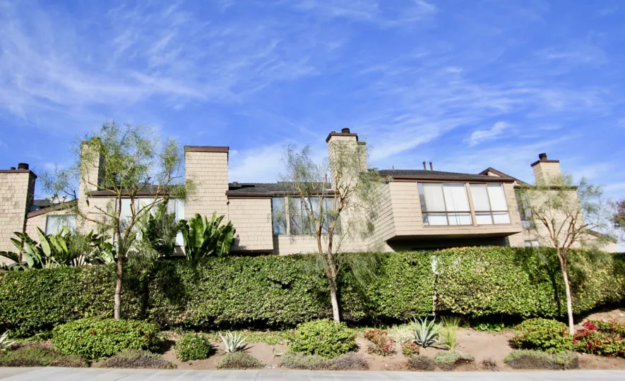 Dense bushes cover the Front view in Dana Terrace belong Dana Point city