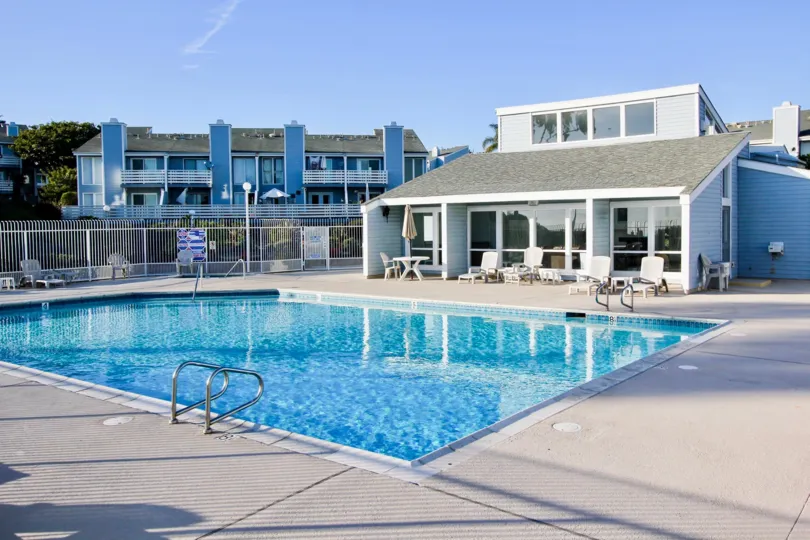 a pleasent day in the dana vista with house that has swimming water cleared and glass windows