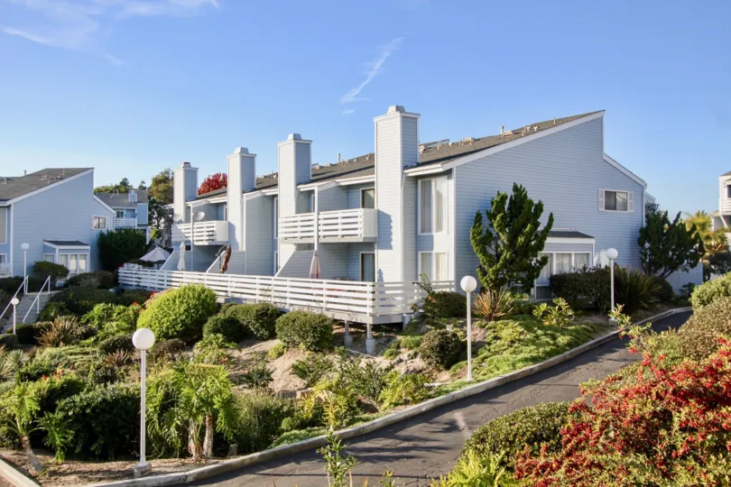 amazing homes at Dana Vista in Dana Point, California