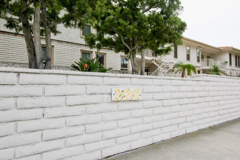 Side walkway view of Las Mariannas community, Dana Point, CA