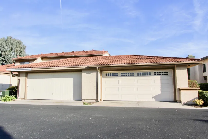 A sunny day in Seaside Villas has villa with car parking facilities