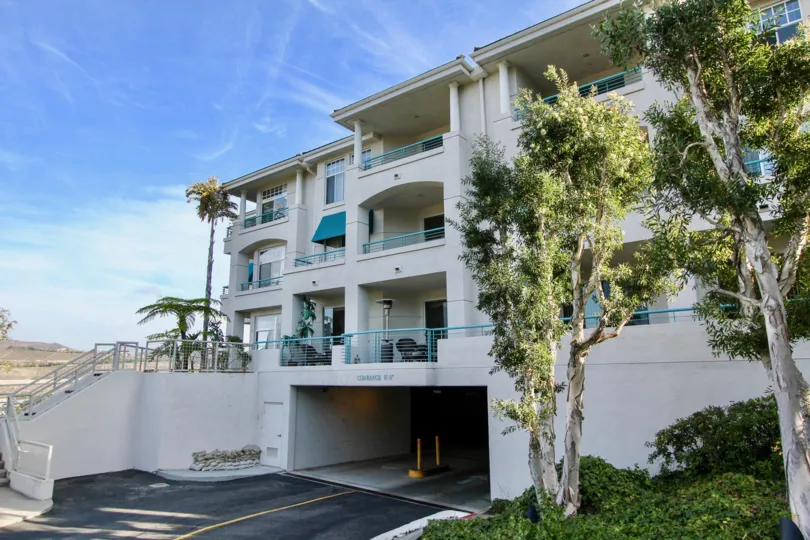 Apartment in The Fountains at Sea Bluffs has trees and car parking facilities