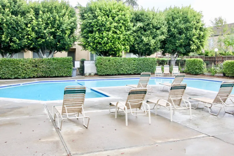 Fountain Park Valley California seems suitable for relaxation times with pool and cool chairs