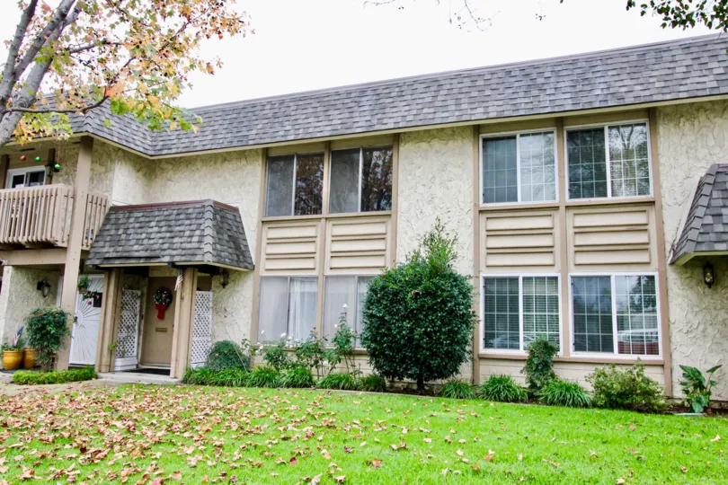 Tiburon North Fountain Valley California house was so attractive with grey paint and roofing technology, precious windows