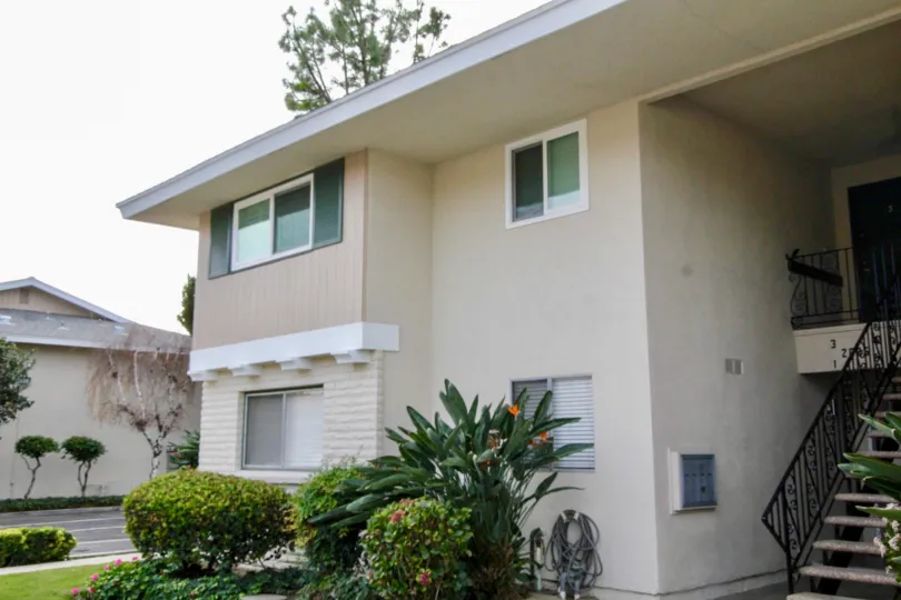 Casa Del Amo Fullerton California neat building with double shade glass windows and climbing staircase