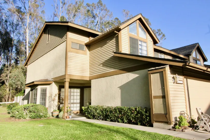 A sunny day in the front yard of a Coyote Hills Greens house in Fullerton, California