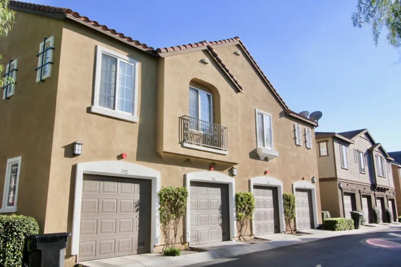 Gallery Walk Fullerton California contrast combination of paints for wall and windows with nice balcony