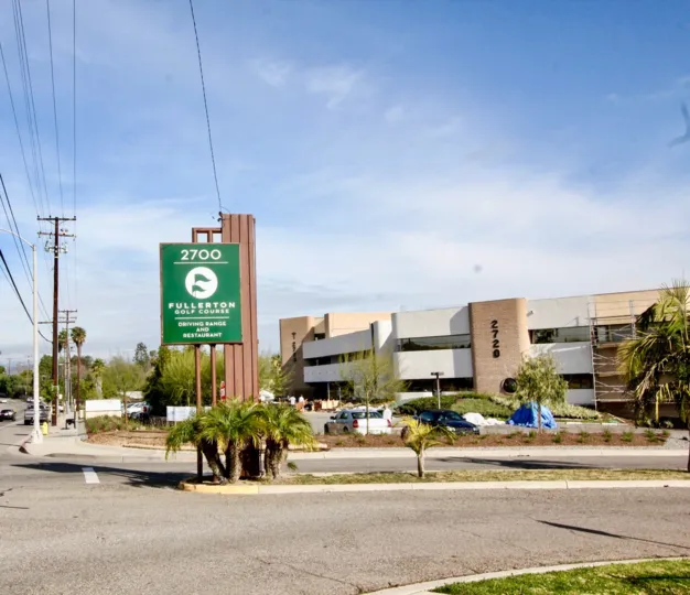 The exterior front view of the Fullerton Golf Course in the Greenview Terrace area of Fullerton, California.