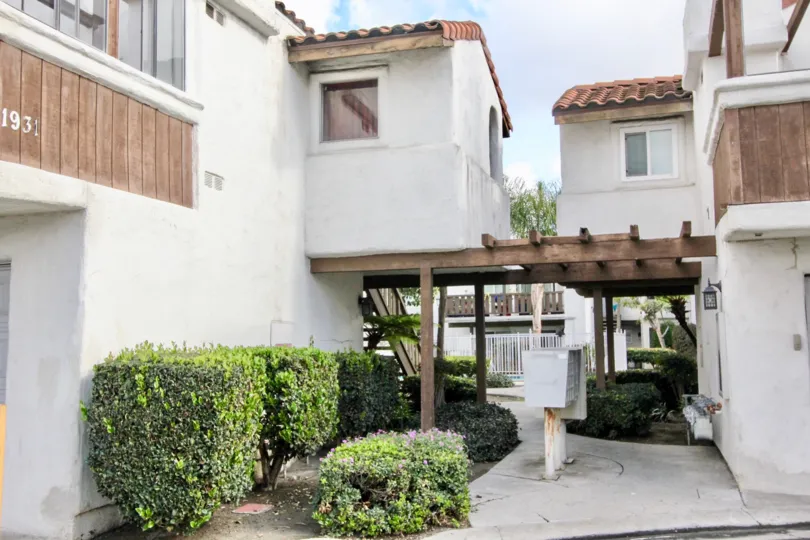 A common area of a housing complex in the Heritage Fullerton community of Fullerton, California.