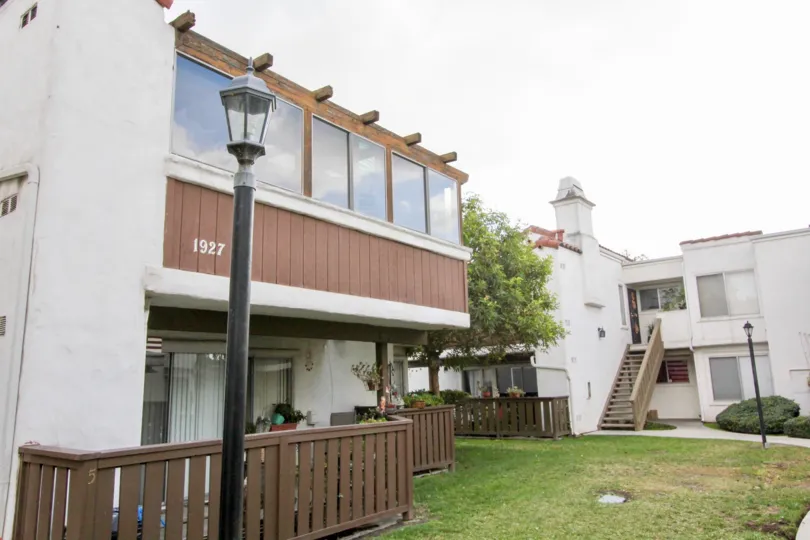 A BEAUTIFULL IMAGE WITH NICE HOUSE AT HERTIAGE FULLERTON IN FULLERTON CITY
