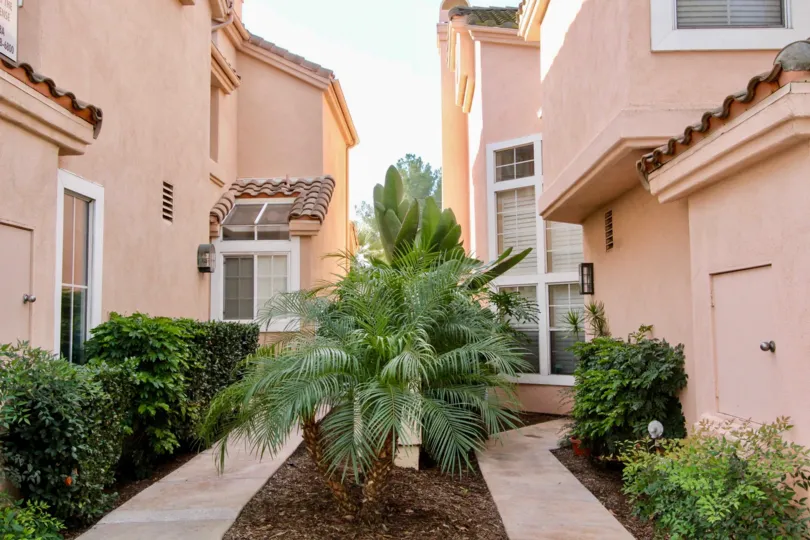 Upper class residential building with well maintained lanscaping in Maison de Fleur community.