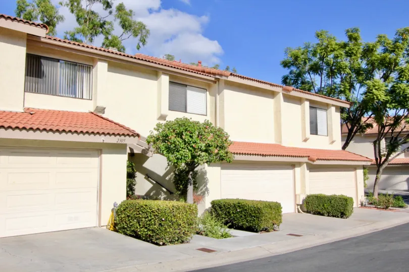 Malvern Creek Fullerton California sequence building looks very bright in sunlight with simple roof model