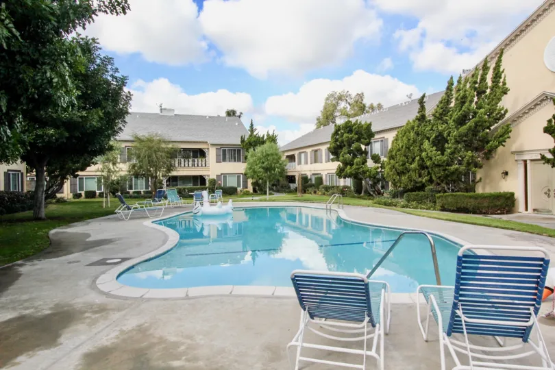 Big Swimming pool in a Sunny Day of a House of Meredith Manor in Fullerton, California