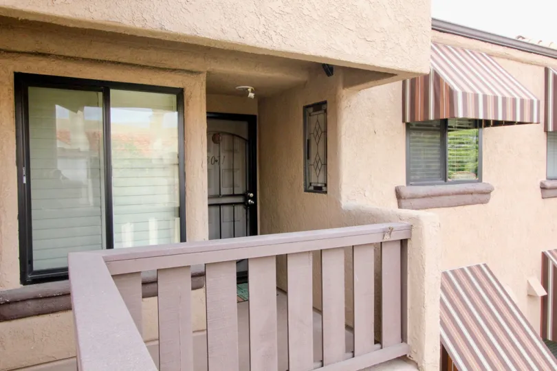Via Valencia Fullerton California vertical model handles and window designs, roofing are nice to look