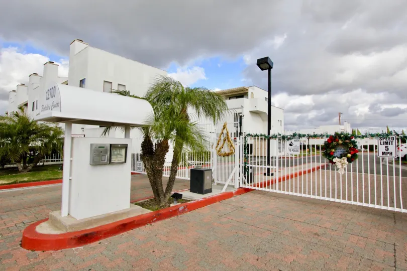 Berkshire Way, Garden Grove, CA is a single family home that contains 889 sq ft and was built in 1952. It contains 3 bedrooms and 1 bathroom.