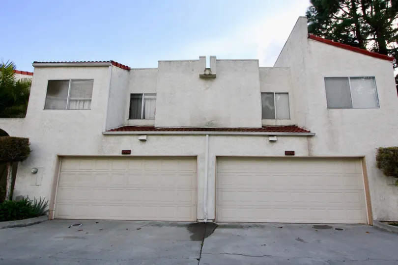 THE FLAT IN THE CASA LOMA VILLAGE WITH THE SHUTTERS, PLANTS, TREES