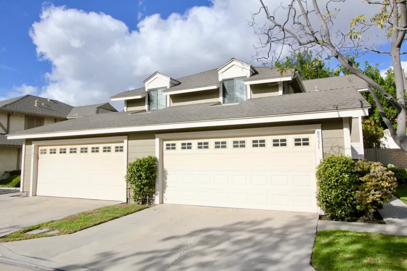 THIS IMAGE REPRESENTS THE VILLA THAT HAS DOOR NUMBER NEARBY PLANTS, TREES ARE THERE IN THE COMMUNITY OF DEVONSHIRE VILLAGE