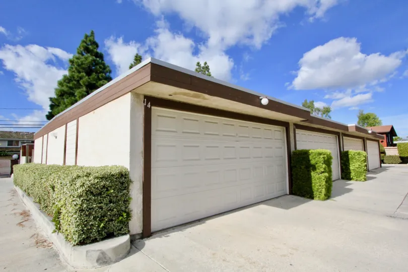 THIS SHOWS THE LOT OF SHEDS, THAT WHERE IN THE CITY OF GARDEN GROVE, AND SHOWS THE PLANTS, TREES