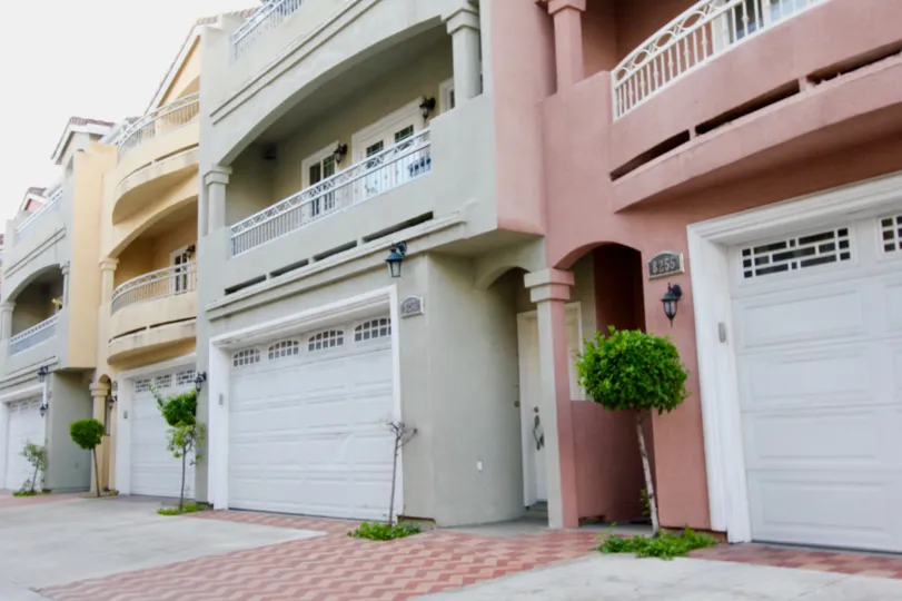 THE 8255 APARTMENT IN THE GOLDEN VILLAGE WITH THE SHUTTERS, BALCONI, TREES