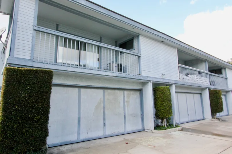 THIS IS THE SIDEVIEW OF THE VILLAS THAT SHOWS THE PLANTS, SHEDS WHERE IS LOCATED IN THE CITY OF GARDEN GROVE