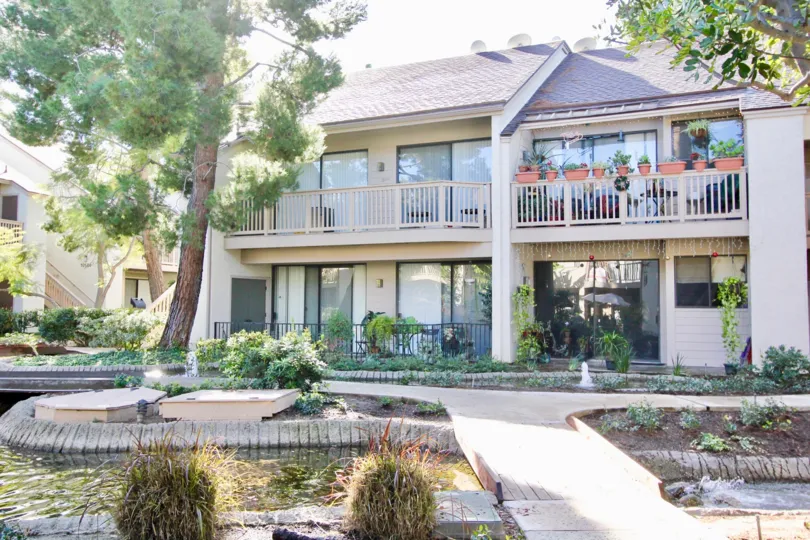 front yard decorated with trees and plant in front of the house in Lakeside